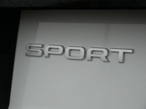 Used 2025 Land Rover Discovery Sport S image 12