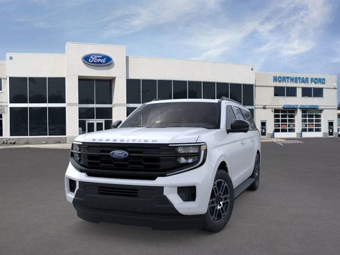 New 2025 Ford Expedition Max Active image 2