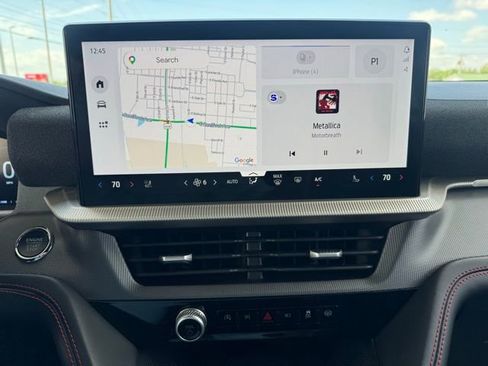 Used 2025 Ford Explorer ST-Line w/ ST-Line Street Pack image 9