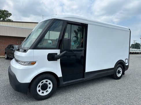 Used 2024 Chevrolet Brightdrop 400 w/ Commercial Equipment Package AWD/4WD image 1