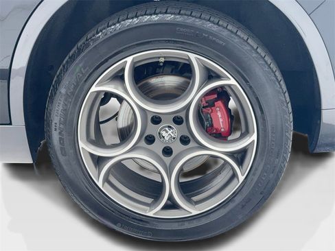 Used 2023 Alfa Romeo Stelvio Ti image 55