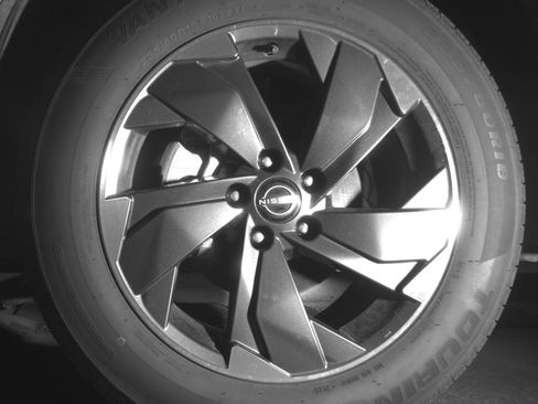 Used 2025 Nissan Rogue SV AWD/4WD image 12