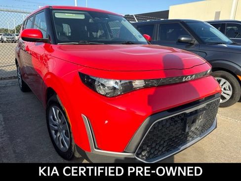 Certified 2025 Kia Soul LX FWD image 4