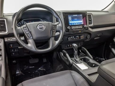 Used 2022 Nissan Frontier SV AWD/4WD image 7