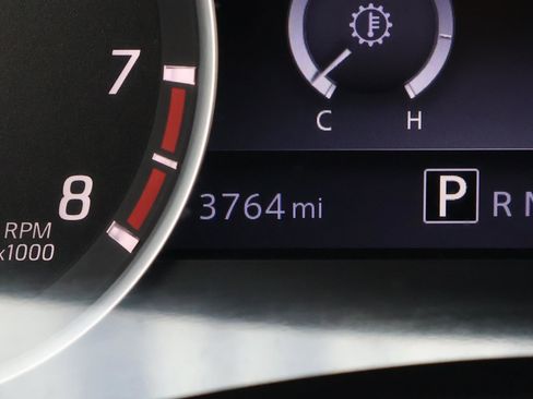 Used 2025 Nissan Frontier SV image 28