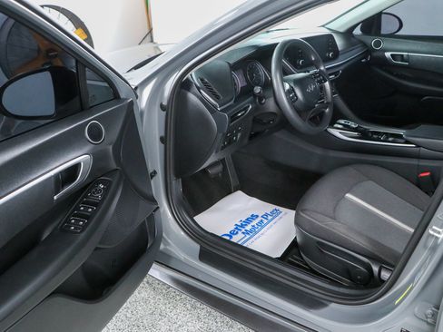Used 2020 Hyundai Sonata SE FWD image 3