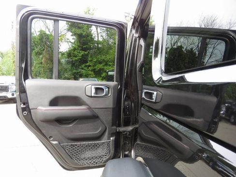 Used 2021 Jeep Wrangler Unlimited Rubicon w/ LED Lighting Group image 19