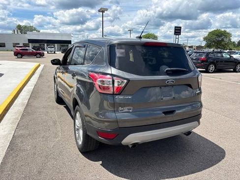Used 2017 Ford Escape SE w/ SE Cold Weather Package FWD image 9