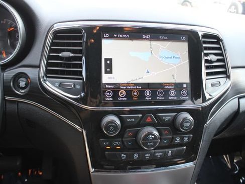 Used 2021 Jeep Grand Cherokee Limited AWD/4WD image 4