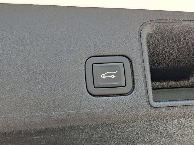 Used 2024 GMC Terrain SLE w/ Driver Convenience Package FWD image 29