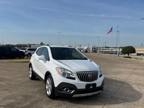Used 2016 Buick Encore Convenience FWD image 2