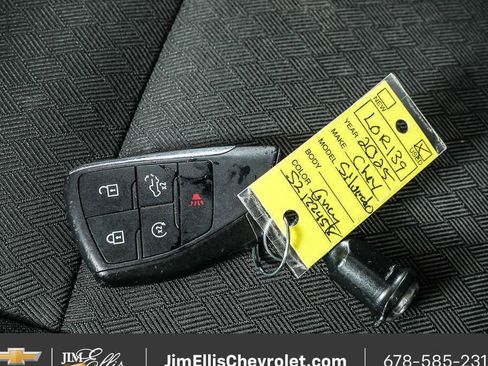 Certified 2025 Chevrolet Silverado 1500 LT AWD/4WD image 33