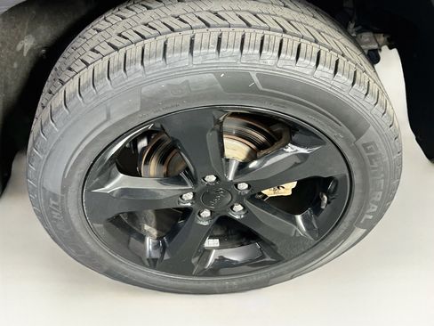 Used 2023 Jeep Grand Cherokee Altitude AWD/4WD image 30