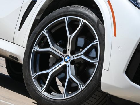 Certified 2023 BMW X5 xDrive40i w/ M Sport Package image 9