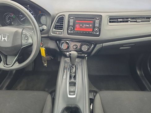 Used 2022 Honda HR-V LX image 11