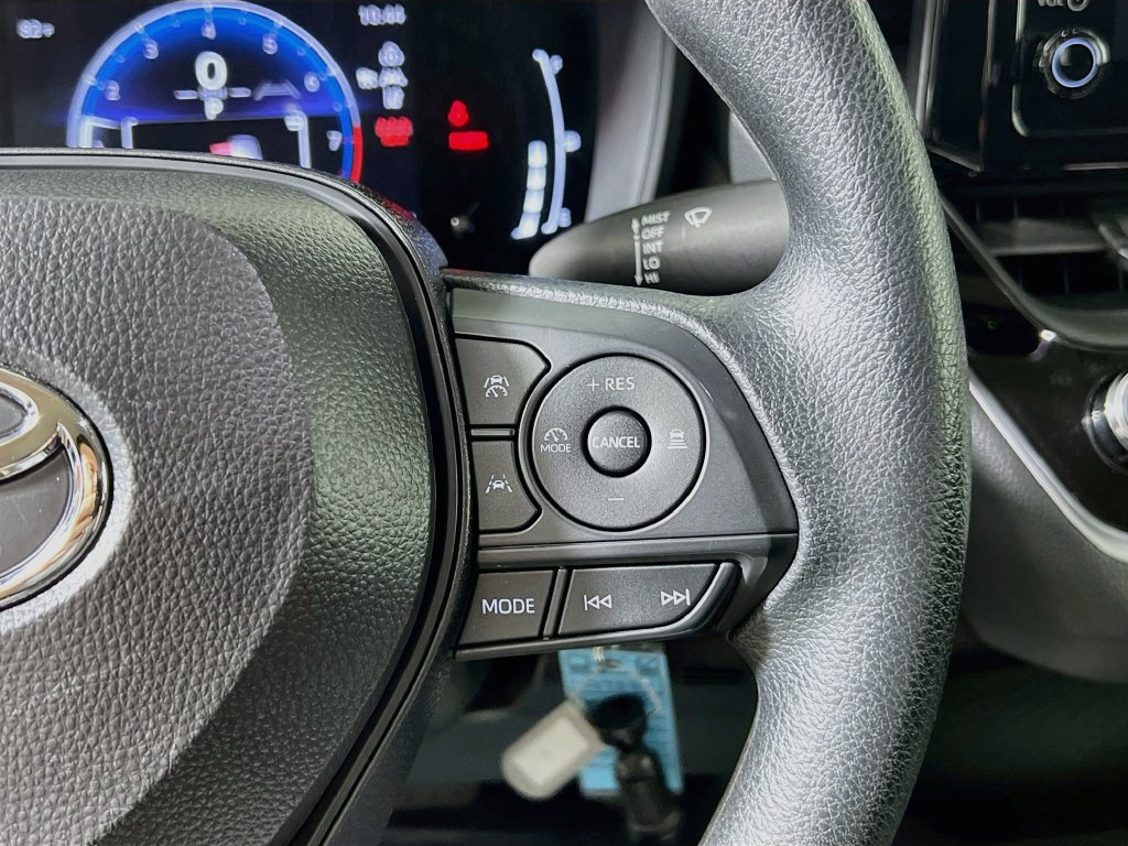 Used 2026 Toyota Corolla LE FWD image 17