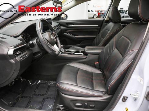 Used 2023 Nissan Altima 2.5 SR w/ SR Premium Package FWD image 14