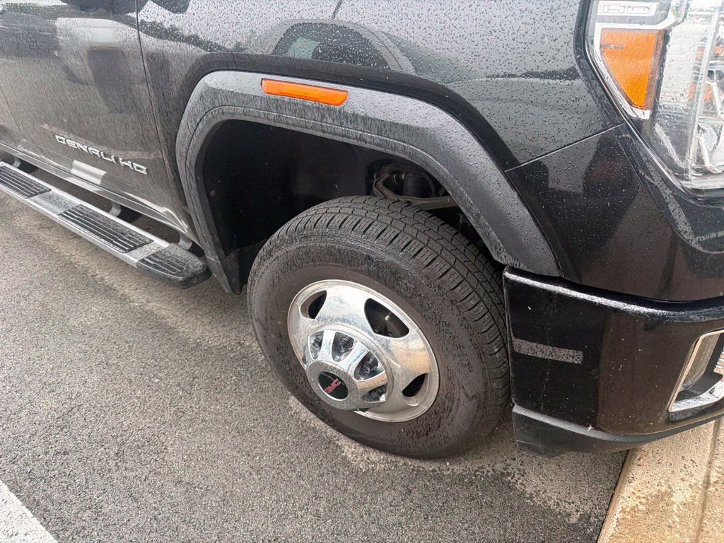 Used 2022 GMC Sierra 3500 Denali AWD/4WD image 2