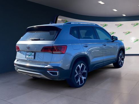 Used 2022 Volkswagen Taos SEL w/ Panoramic Sunroof Package AWD/4WD image 3