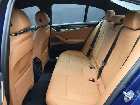 Used 2022 BMW 530i xDrive w/ M Sport Package image 17