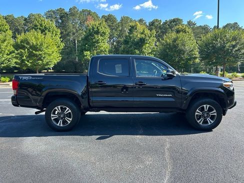 Used 2016 Toyota Tacoma TRD Sport w/ Premium & Technology Package RWD image 21