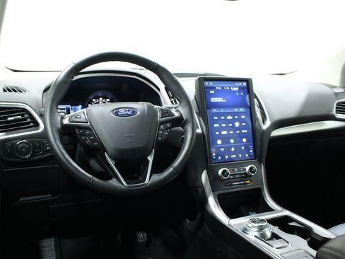 Used 2024 Ford Edge SEL w/ Sport Appearance Package AWD/4WD image 2