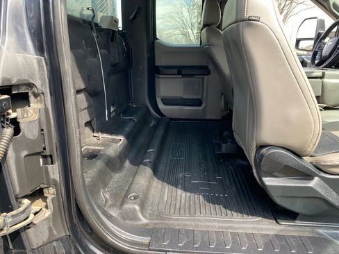 Used 2017 Ford F450 XL w/ Power Equipment Group image 22