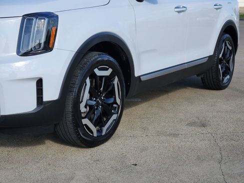 Used 2025 Kia Telluride S image 12