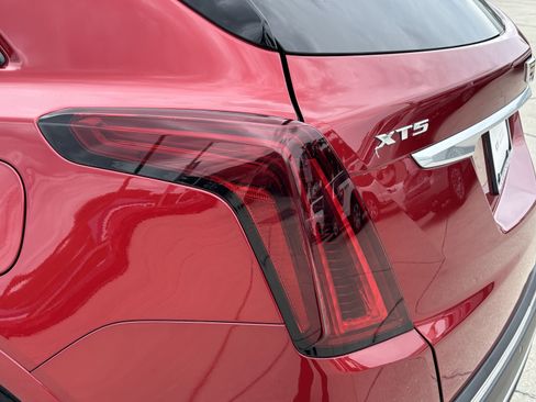 Certified 2024 Cadillac XT5 Premium Luxury FWD image 11