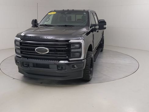 Certified 2025 Ford F250 Platinum AWD/4WD image 10
