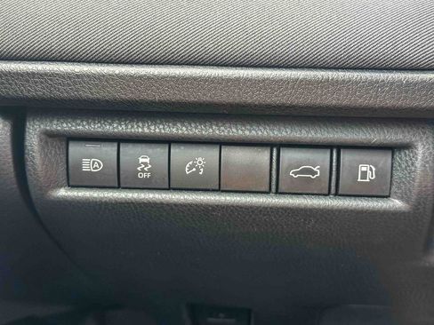 Used 2025 Toyota Camry LE image 34