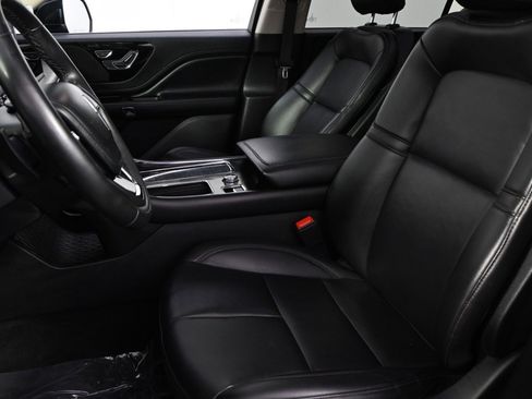 Used 2023 Lincoln Aviator Standard w/ Premium Package image 13