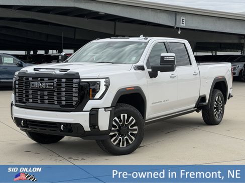 Used 2025 GMC Sierra 3500 Denali Ultimate AWD/4WD image 1