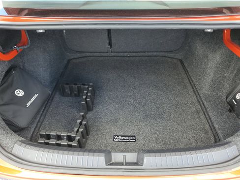 Used 2019 Volkswagen Jetta R-Line w/ R-Line Cold Weather Package FWD image 7