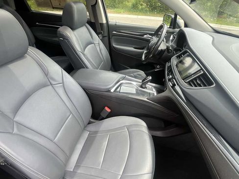 Used 2019 Buick Enclave Essence AWD/4WD image 11