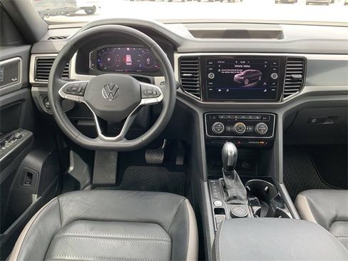 Used 2020 Volkswagen Atlas Cross Sport SEL Premium image 16