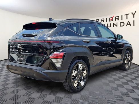 Used 2024 Hyundai Kona SEL FWD image 4