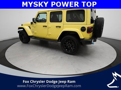 Used 2023 Jeep Wrangler Unlimited Sahara w/ Cold Weather Group image 12