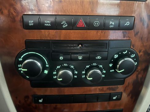 Used 2008 Jeep Commander Overland AWD/4WD image 14