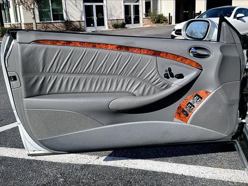 Used 2006 Mercedes-Benz CLK 350 Cabriolet image 18