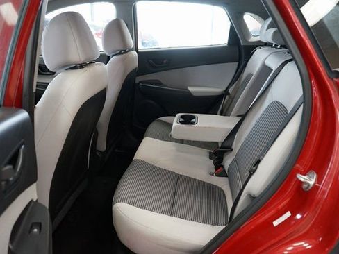 Used 2022 Hyundai Kona SE image 42