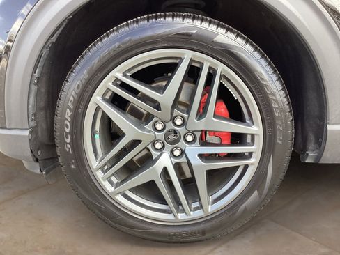 Used 2025 Ford Explorer ST-Line w/ Premium Package RWD image 38
