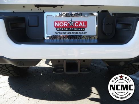 Used 2026 RAM 2500 Laramie AWD/4WD image 13