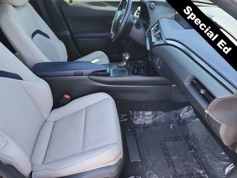 Used 2021 Lexus UX 250h w/ Premium Package AWD/4WD image 18