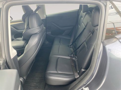 Used 2023 Tesla Model Y Performance image 13