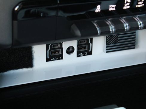 Used 2022 RAM 1500 Laramie w/ Sport Appearance Package image 29