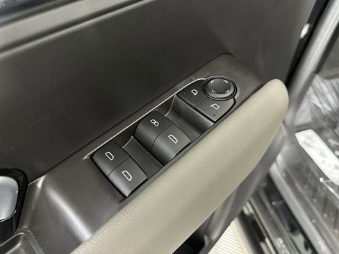 New 2025 Chevrolet Colorado ZR2 w/ Technology Package image 23