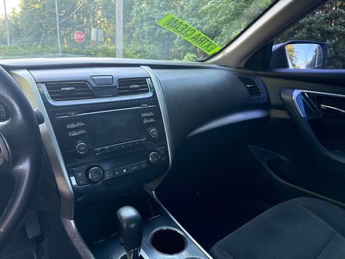 Used 2013 Nissan Altima 2.5 SV FWD image 12