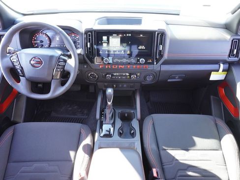 Used 2025 Nissan Frontier PRO-4X AWD/4WD image 11