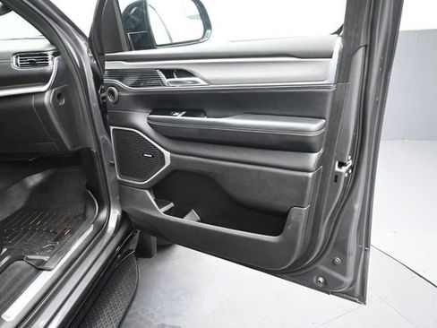 Used 2023 Jeep Wagoneer Series II AWD/4WD image 34